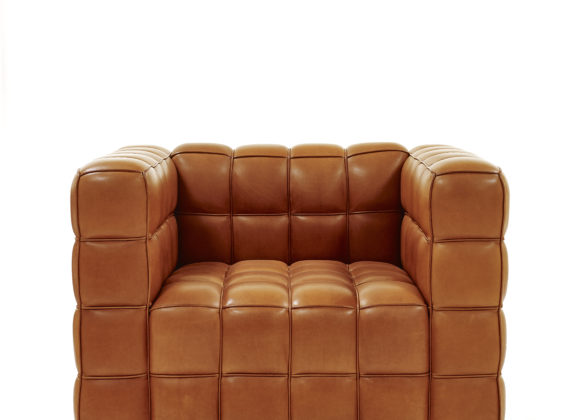 Kubus Fauteuil in Natural brandy_Credit Wittmann