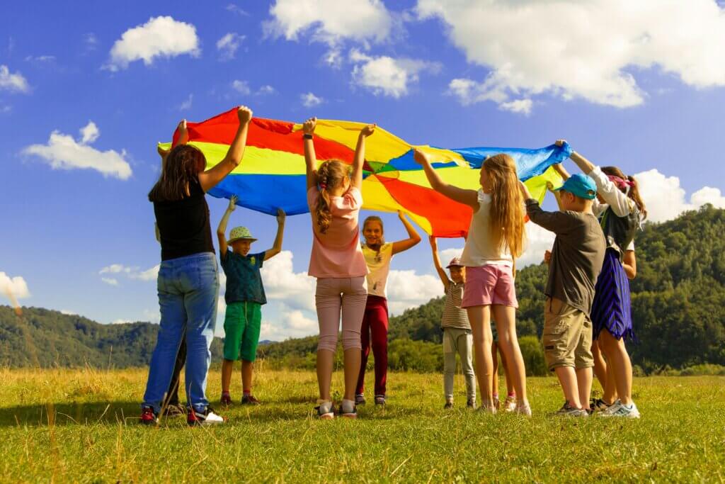 Vacances d'été avec les enfants, été, conseils, garde d'enfants