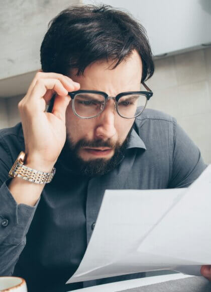 Rechnung_pexels-mikhail-nilov-7534803