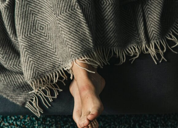 Советы по созданию уюта в доме зимой david-dvoracek-j9XnAUkzXx4-unsplash