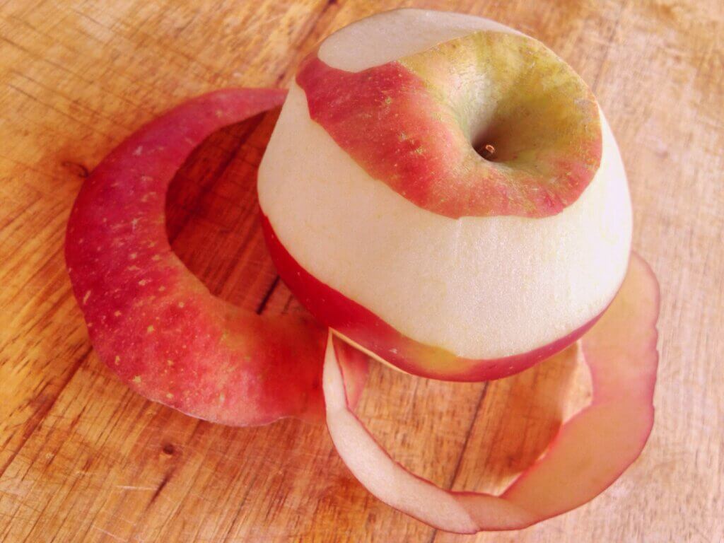 Чистка без химии, натуральные чистящие средства, яблочная кожура