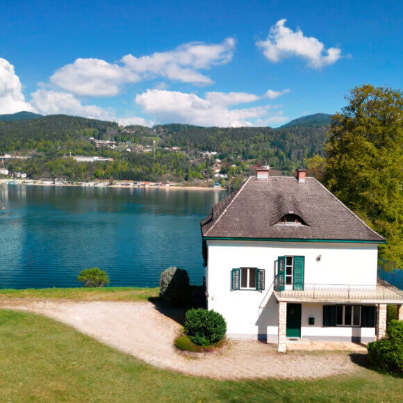 woerthersee-villa-seeblick-uferlage-panorama