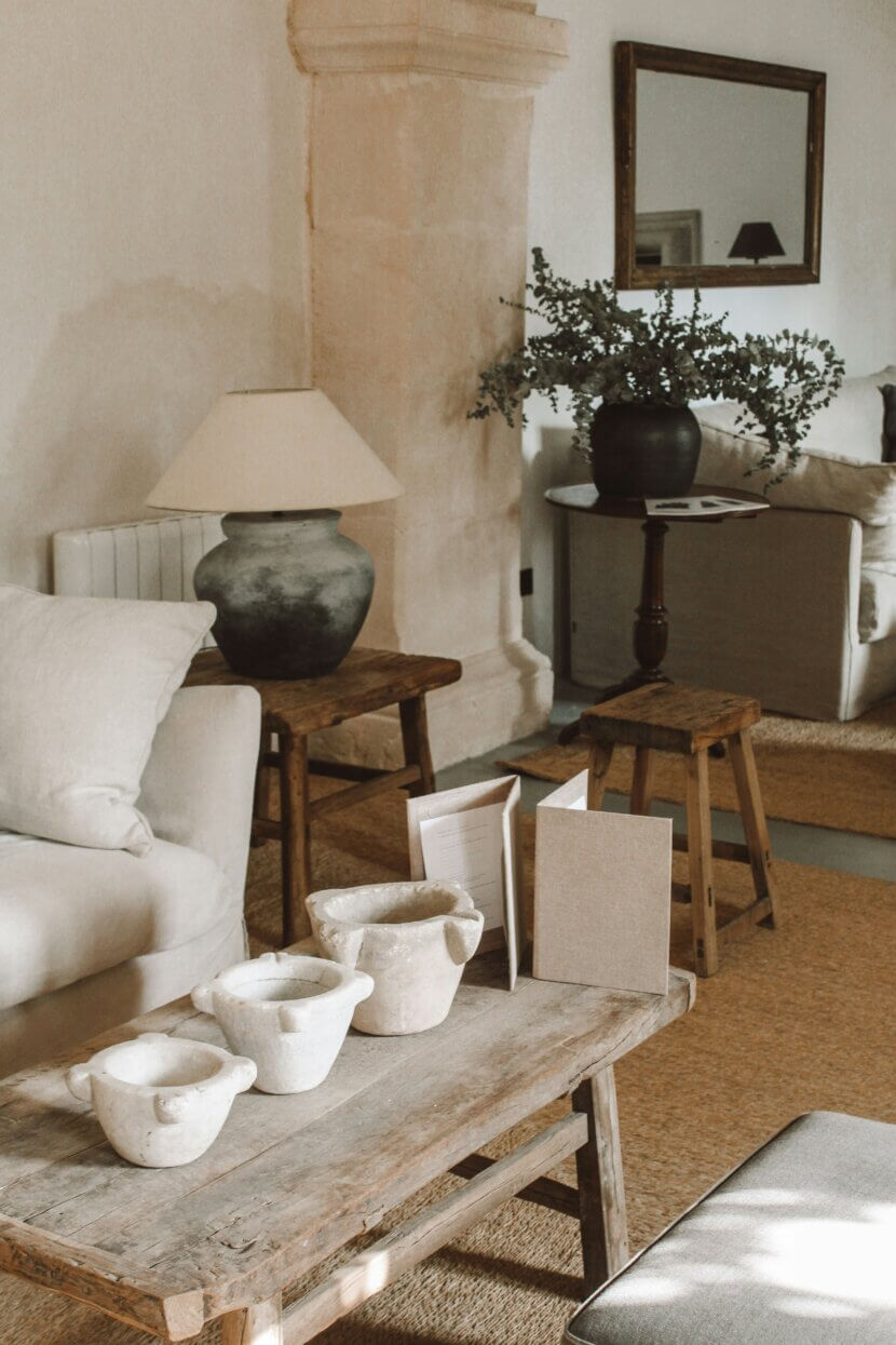 Urlaub zuhause: So können Sie Ihr Zuhause mediterran einrichten chloe-frost-smith-efbOpfrokbQ-unsplash